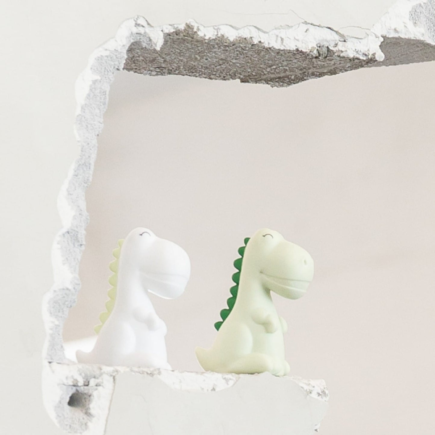Dhink | Mini Colour Changing LED Night Light – Green Dinosaur with Dark Green Mane