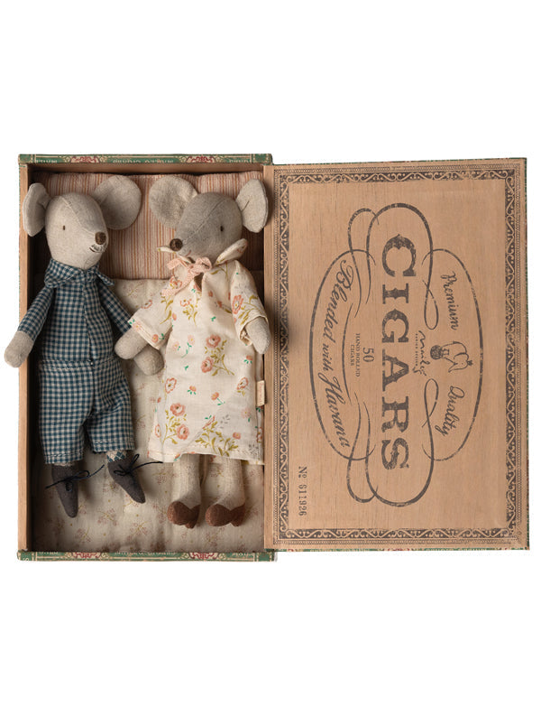 Maileg Grandma and Grandpa Mouse in Cigar Box – Play Set