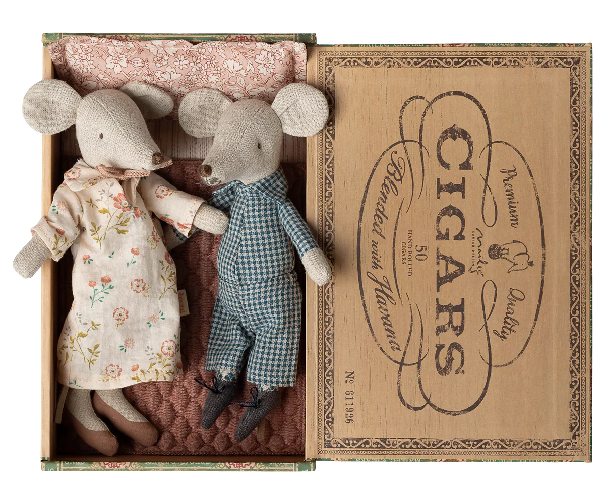 Maileg Grandma and Grandpa Mouse in Cigar Box – Play Set