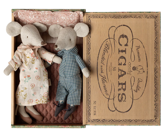 Maileg Grandma and Grandpa Mouse in Cigar Box – Play Set
