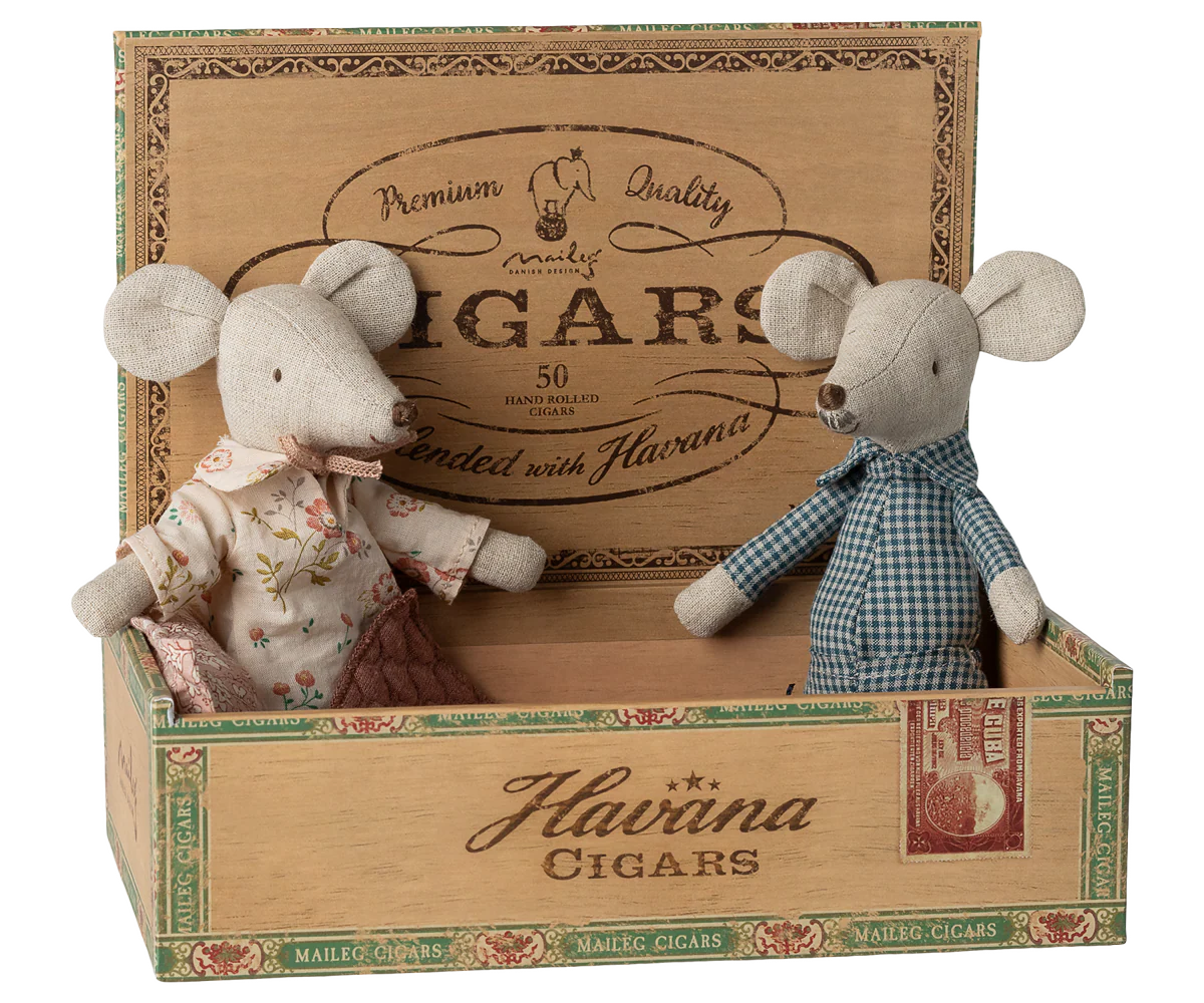 Maileg Grandma and Grandpa Mouse in Cigar Box – Play Set