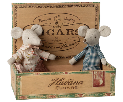 Maileg Grandma and Grandpa Mouse in Cigar Box – Play Set